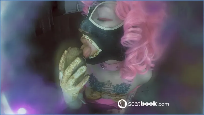 Sweet Betty Parlour i jej pachnąca zabawa z gównem - wideo scat na GownoHub