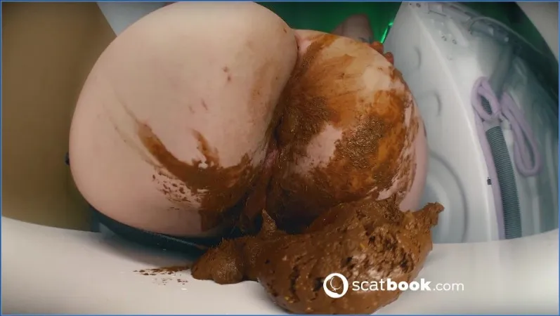 Sweet Betty Parlour każe ci wąchać jej kupę - wideo scat na GownoHub