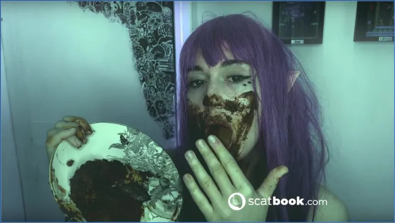 Betty Parlour traci kontrolę nad własnym miękkim gównem - wideo scat na GownoHub