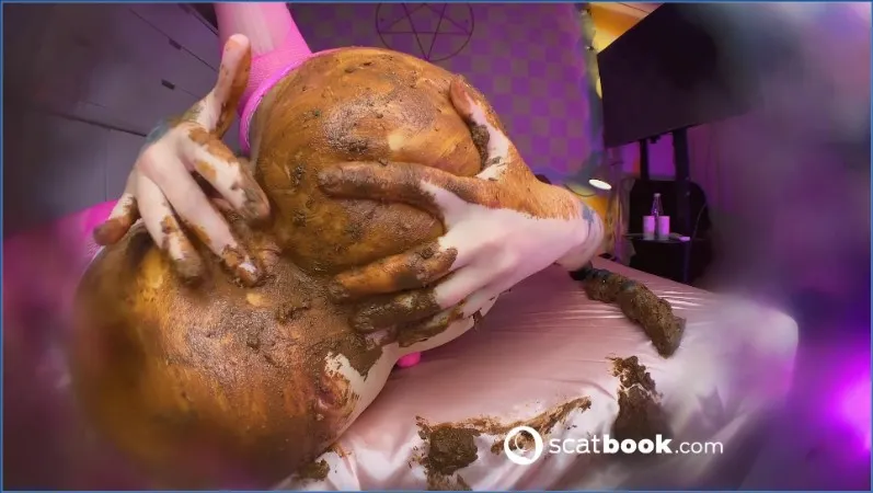 Poranna kupa Betty zamienia się w kremową masę - wideo scat na GownoHub