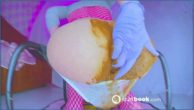Sweet Betty Parlour, jawna miłośniczka kupy, w brudnym solowym pokazie - wideo scat na GownoHub