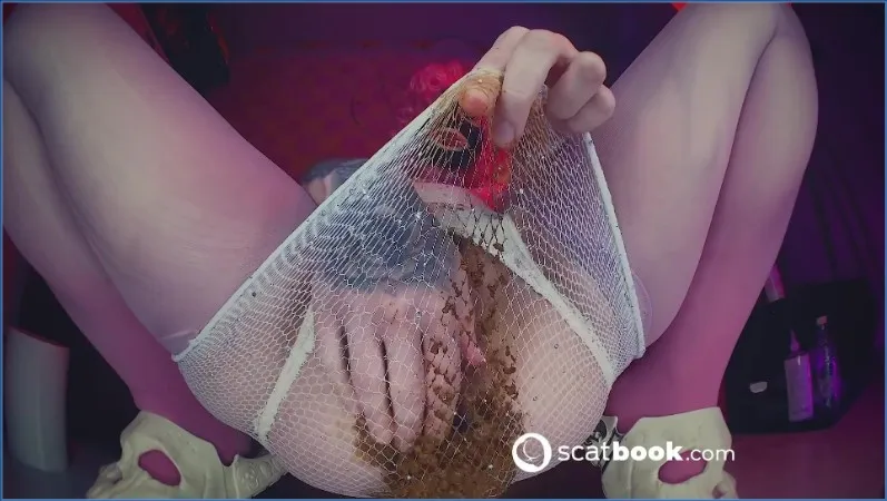 Sweet Betty Parlour i najszybszy scatowy squirt, jaki widziałeś - wideo scat na GownoHub