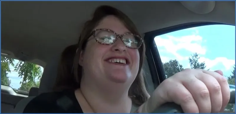 Samantha Starfish ma wpadkę z kupą we własnym samochodzie - wideo scat na GownoHub