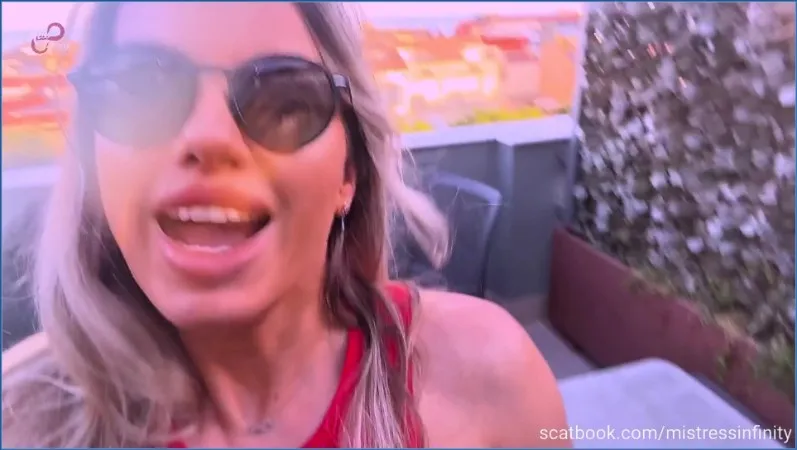 Miss Infinity udziela niewolnikowi surowej lekcji kupy - wideo scat na GownoHub