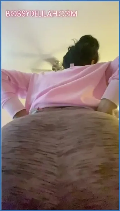 Bossy Delilah puszcza bąki przed głównym daniem - wideo scat na GownoHub