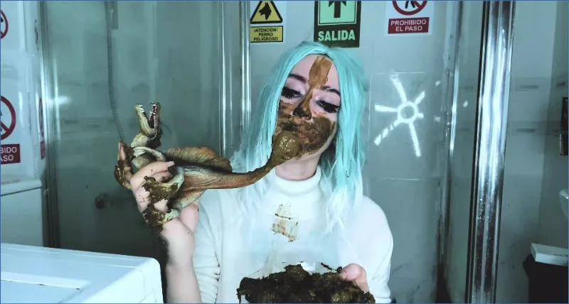 Betty Parlour i Spinosaurus w zboczonym spektaklu jedzenia kupy - wideo scat na GownoHub