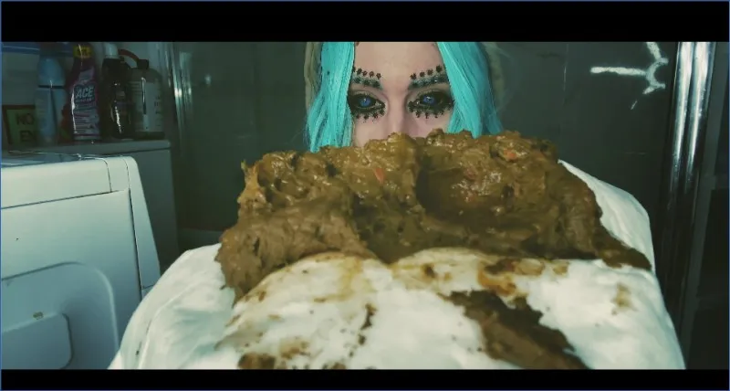 Sweet Betty Parlour laczy lizaka z gownem w mrocznej zabawie solo - wideo scat na GownoHub