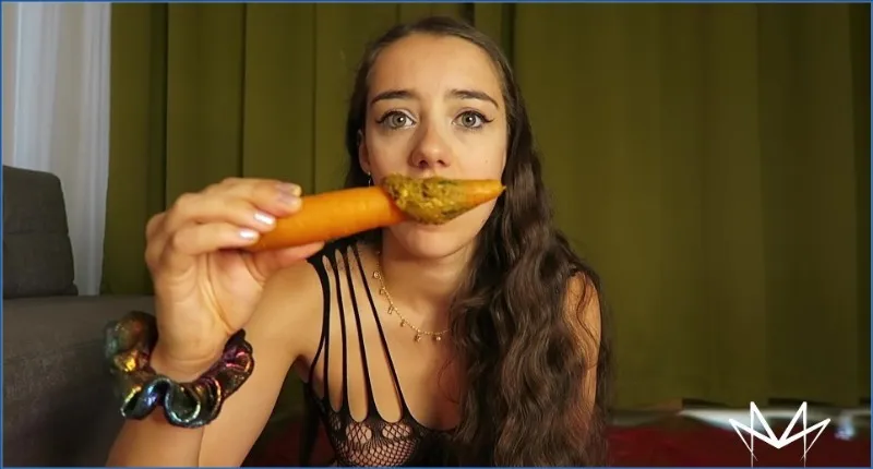 Brudna zabawa lewatywą i kupą w wykonaniu Miss Medea Mortelle - wideo scat na GownoHub